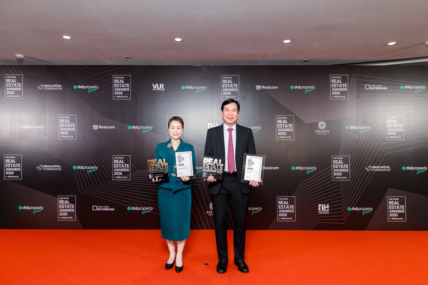 Tập đoàn Lê Phong ghi ‘cú đúp’ tại Dot Property Vietnam Awards 2026 với hai hạng mục quan trọng, khẳng định dấu ấn về năng lực phát triển doanh nghiệp và chất lượng dự án - Ảnh: DNCC